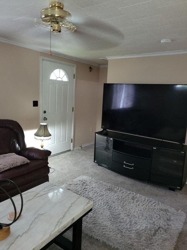 Building Photo - Charming 3BR House in Clairton