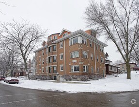 Building Photo - 151E