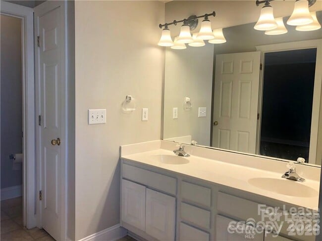 Building Photo - 13830 Hastings Farm Rd