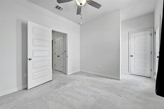 Building Photo - 8004 Lennon Dr
