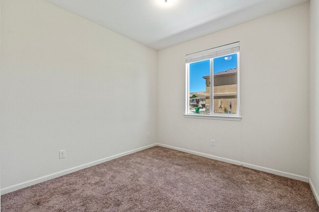 Building Photo - Welcome to this beautiful Carson City townhome available for rent