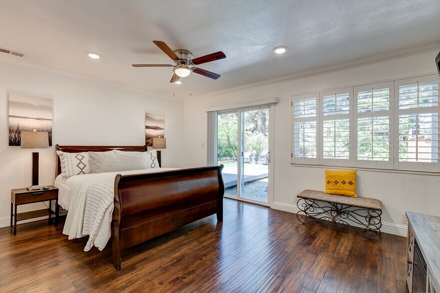 Building Photo - 3047 Montevideo Dr