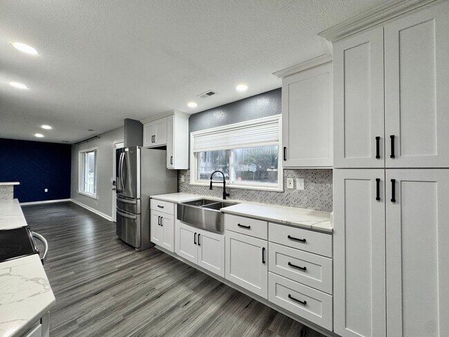 Building Photo - Fully-Updated 1st-Time Rental! Ready NOW! Pet Friendly w/Large, Detached Garage Workshop!