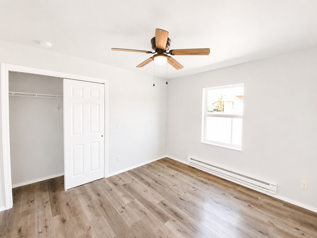 Building Photo - 2485 Chestnut Dr