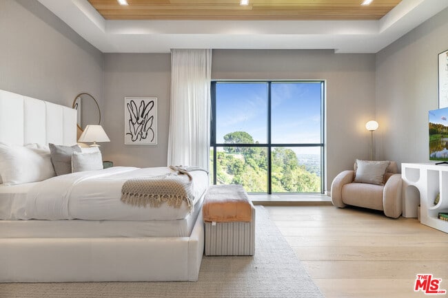 Building Photo - 1033 Somera Rd