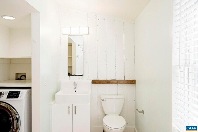 Building Photo - 223 4th St NW