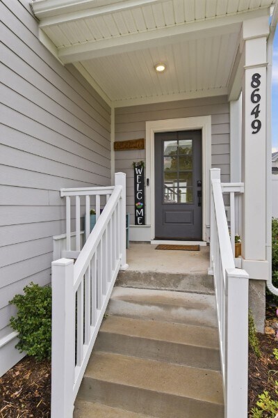 Building Photo - 8649 Lawson Dr