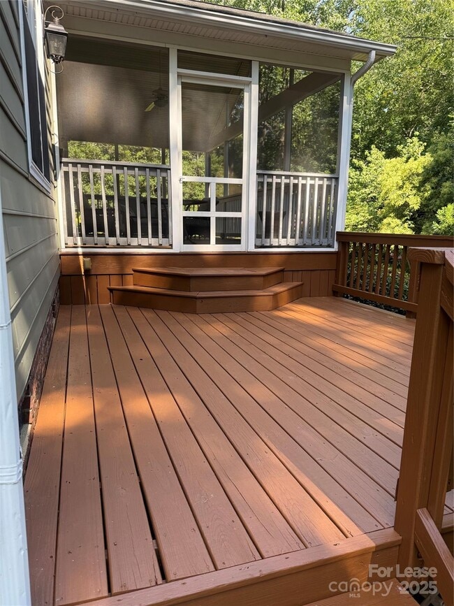 Building Photo - 9001 Warbler Ct