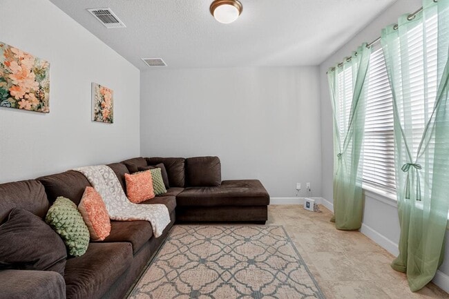 Building Photo - 6312 Empresa Dr