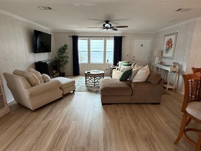 Building Photo - 292 Majorca Rd