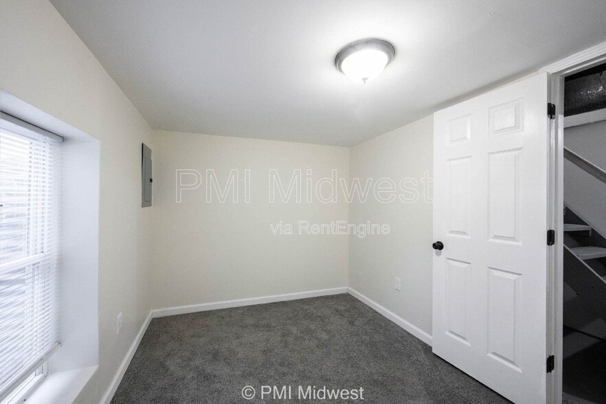 Building Photo - 514 N Chester Ave