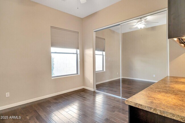 Building Photo - 7694 E Manana Dr