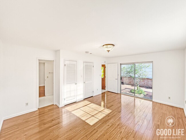 Building Photo - Beautiful 3BD/2BA W/ Private Pool, Garage, and A/C in Ocean Beach!