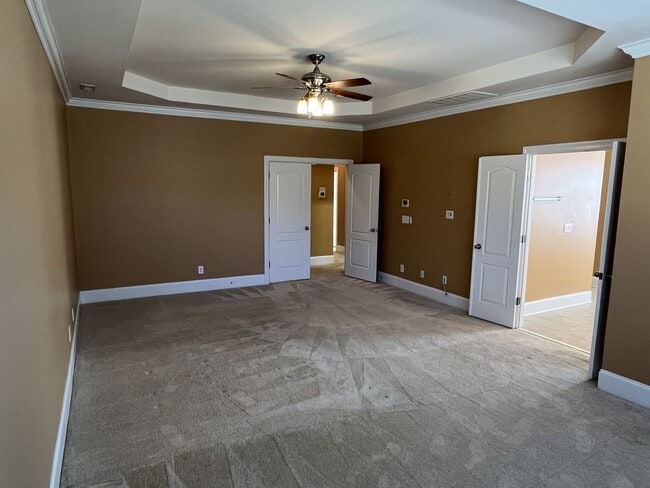 Building Photo - Stunning 6 Bedroom home in South Charlotte...