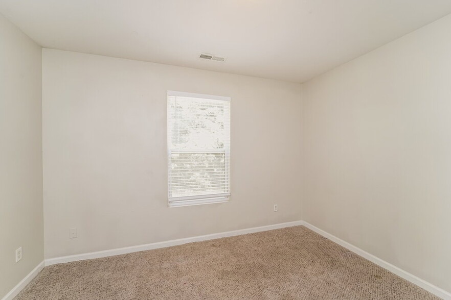 Building Photo - 7606 Eben Dr