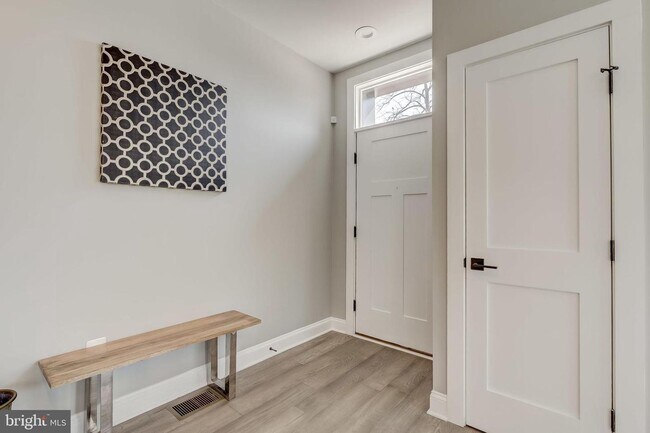 Building Photo - Stunning End-Rowhouse 4/Bedrooms, 4.5 Baths, in Shaw/Truxton Circle – Bathed in Natural Light!