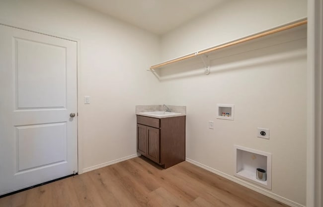 Building Photo - 761 Spyglass