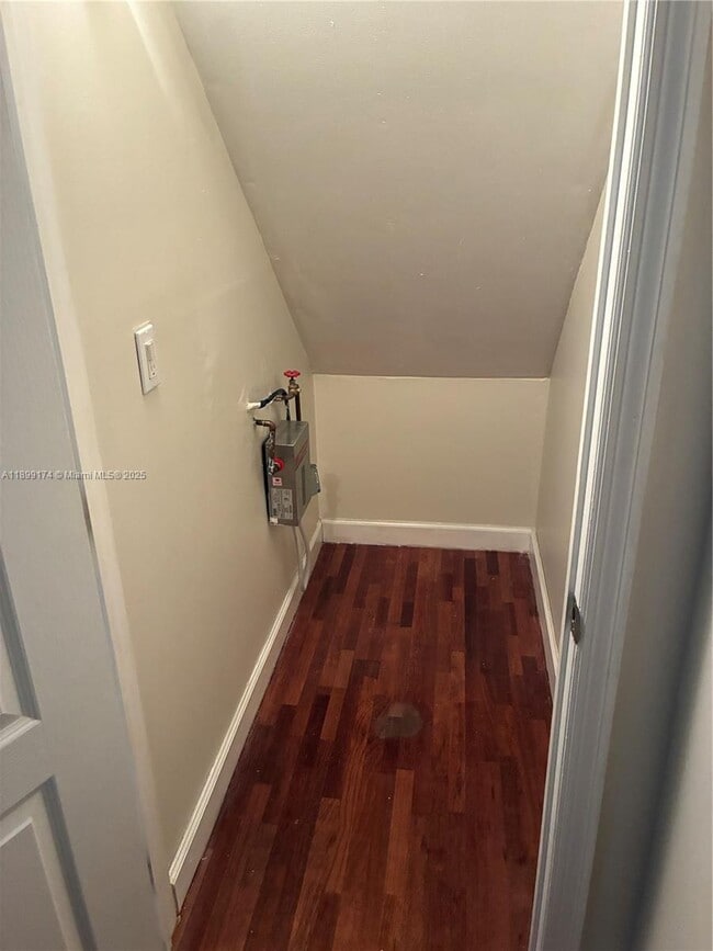 Building Photo - 10010 NW 9th St Cir