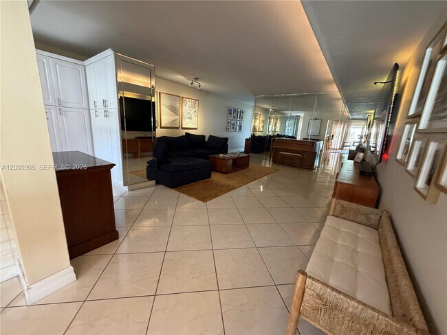Building Photo - 6932 Crown Gate Dr