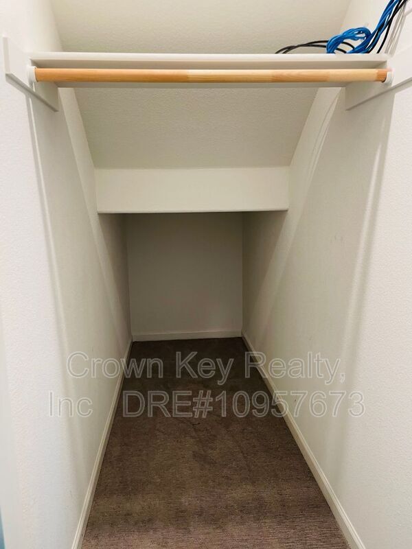 Building Photo - 6425 Dan Havicus Dr