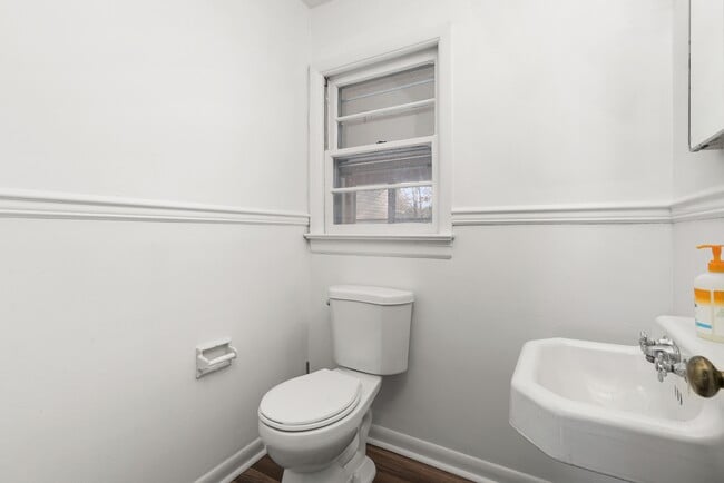 Building Photo - 509 Frank Ln