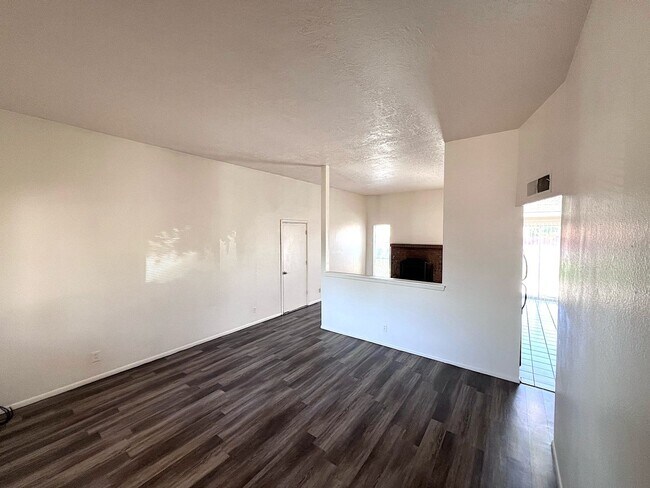 Building Photo - Near Academy Hills Park, Great NE Location...