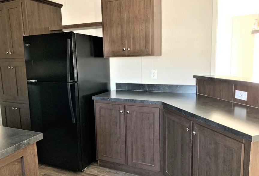 Building Photo - 16703 Fall River Rd