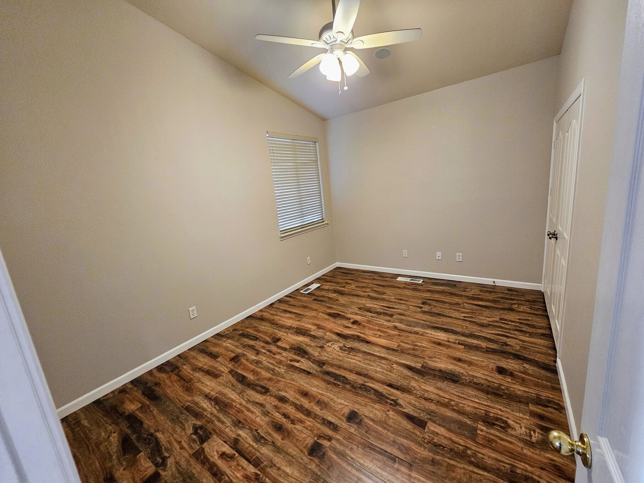 Building Photo - 8713 Spinner Ct