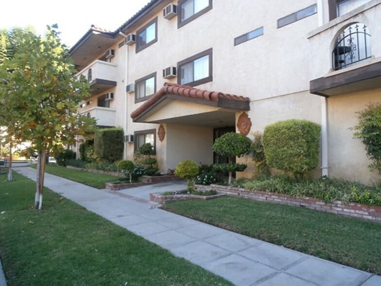 Primary Photo - 1920 Peyton Ave