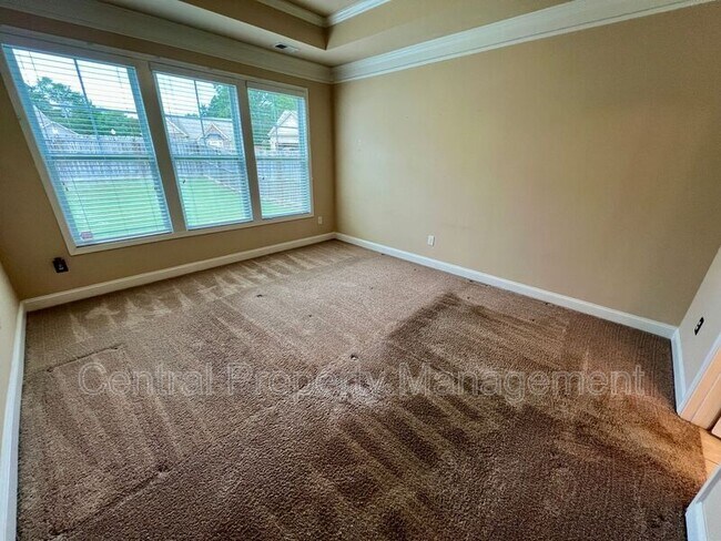 Building Photo - 208 Evansdale Way