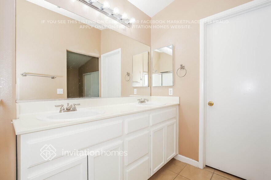 Building Photo - 3135 Saleen Ct