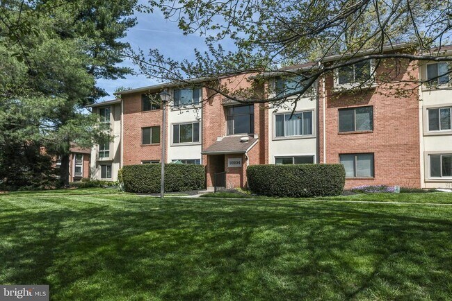 Building Photo - 10204 Bushman Dr
