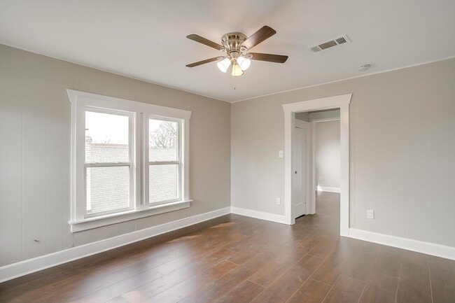 Building Photo - Beautifully Remodelled 1922 Home- Duplex- Upstairs Unit-  3 Bedroom, 2 Bath- 2 Miles from TCU-  7...