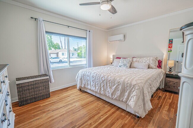Building Photo - Beautifully Remodeled 2BR/1BA  Home – Move-In Ready!