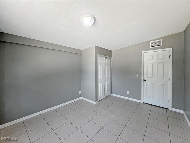 Building Photo - 15206 Stringfellow Rd