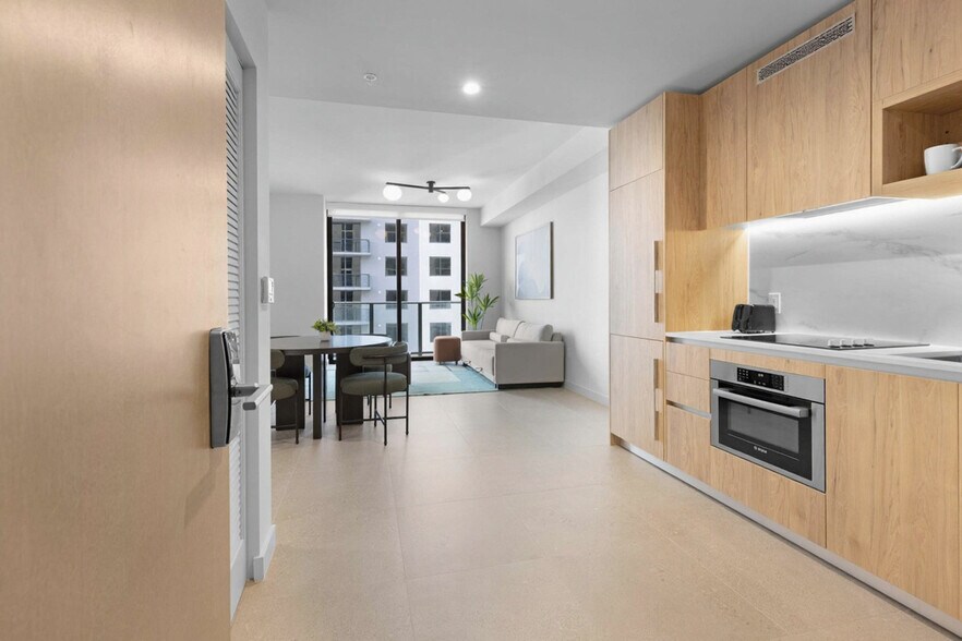 Building Photo - 601 N Miami Ave