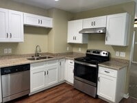 Building Photo - 2br 1 bath with washer dryer connections