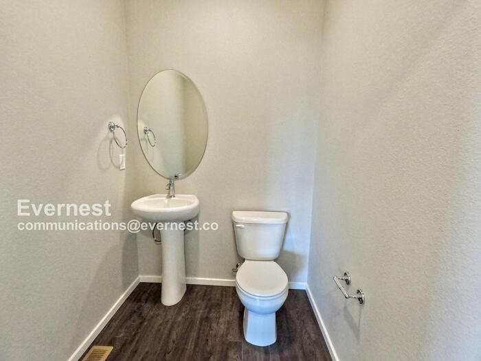 Building Photo - 2814 Barnstormer St