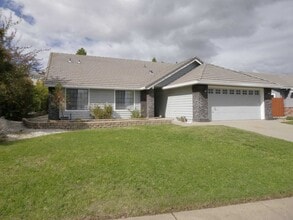 Building Photo - 110 Detert Ln