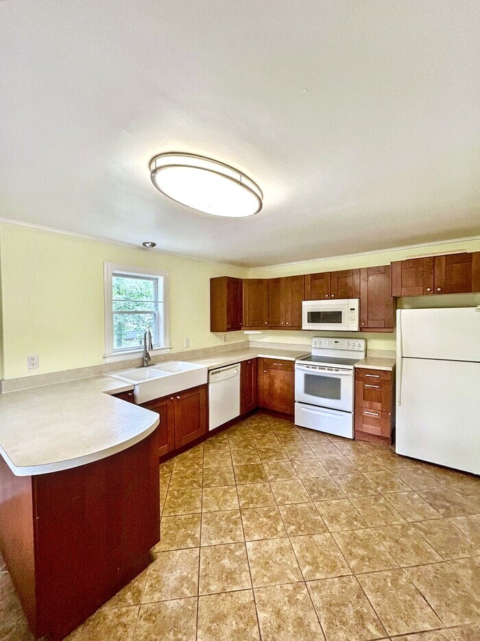 Building Photo - 1112 Clauson Rd