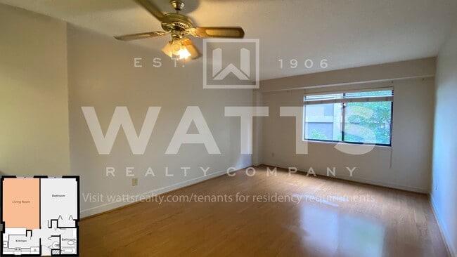 Building Photo - 1 Bedroom/ 1 Bath condo on Highland Avenue