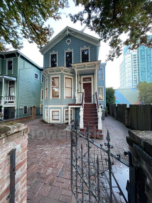 Building Photo - 1106 G St