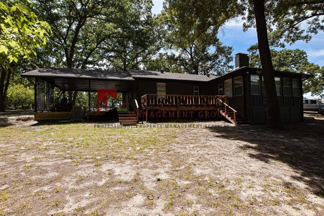 Building Photo - Almost Ready! 2 Bedroom 1 Bath ON Lake Palestine!