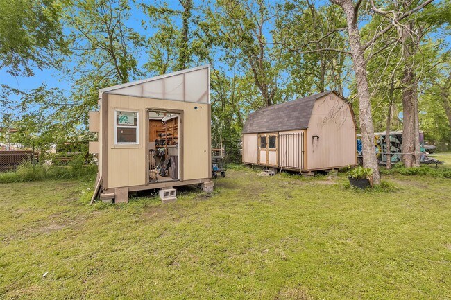 Building Photo - 1725 Strawn Rd