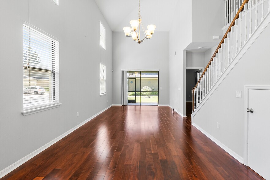 Building Photo - 5129 Bay Isle Cir