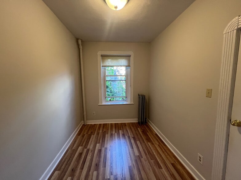 Building Photo - 70 Joy St