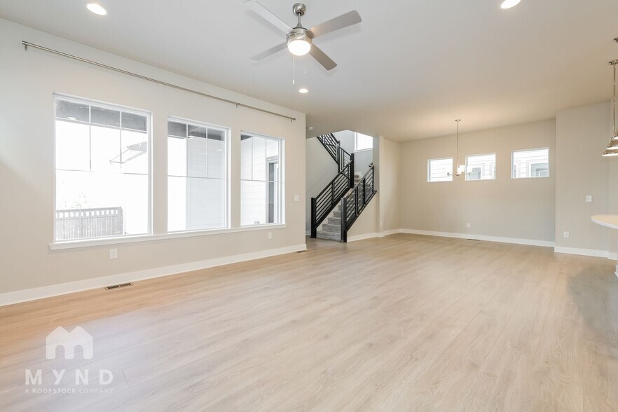 Building Photo - 6047 N Netherland Ct