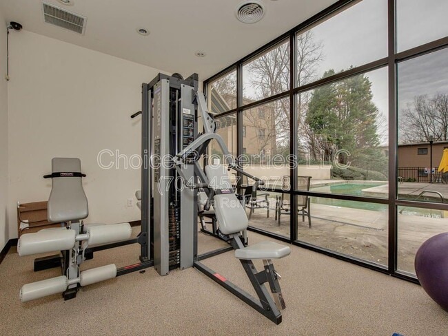 Building Photo - 227 N Dotger Ave