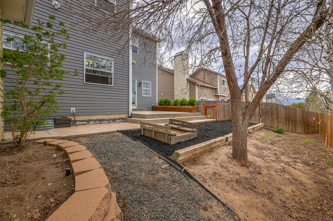 Building Photo - 6674 Chantilly Pl