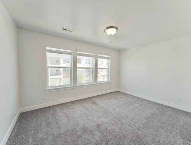 Building Photo - 3 Bed | 2.5 Bath | 2,365 sq ft above grade | Full unfinished basement | 2-car garage